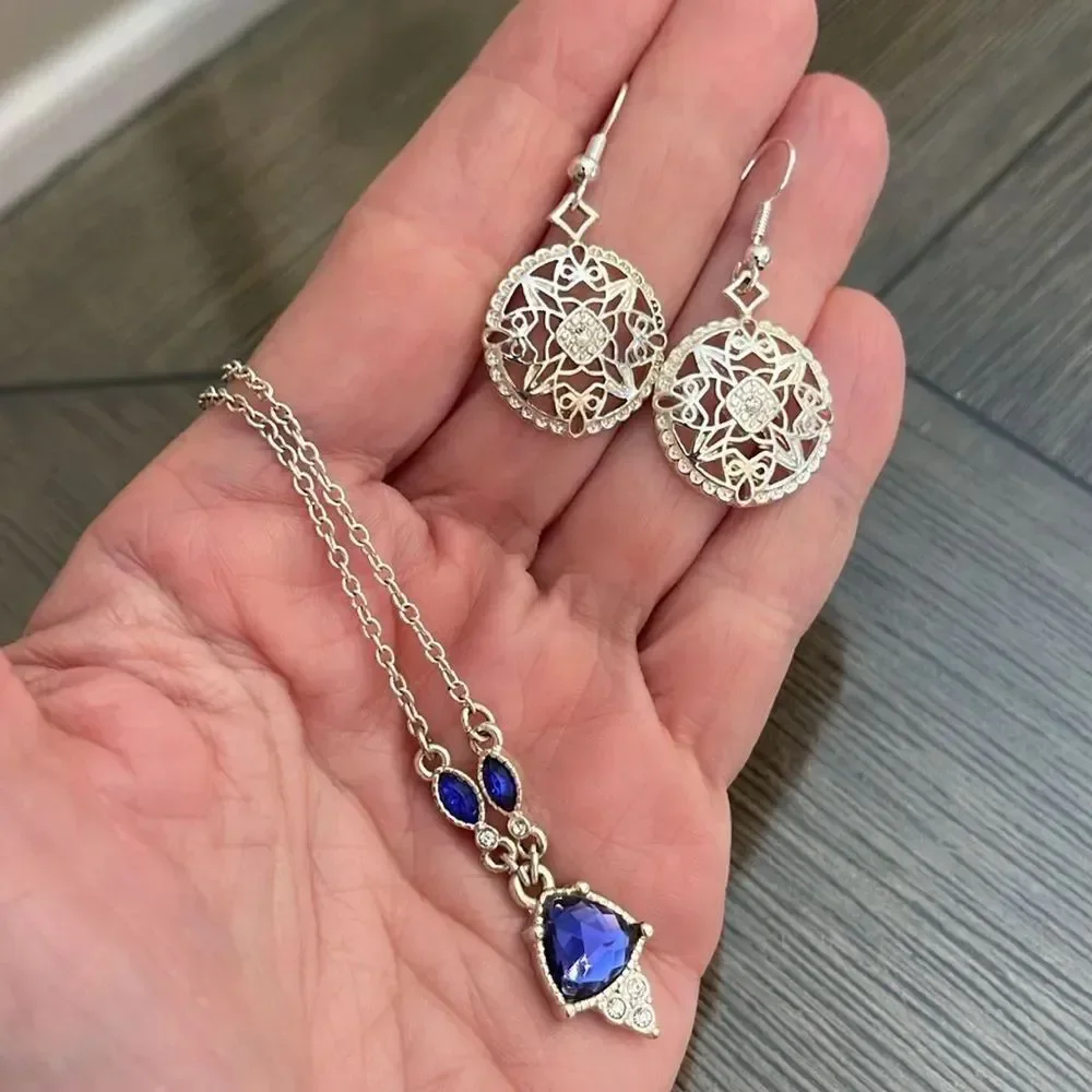 Avon 2015 Royal Knights Necklace Elegant Silver and Blue Jewelry Set